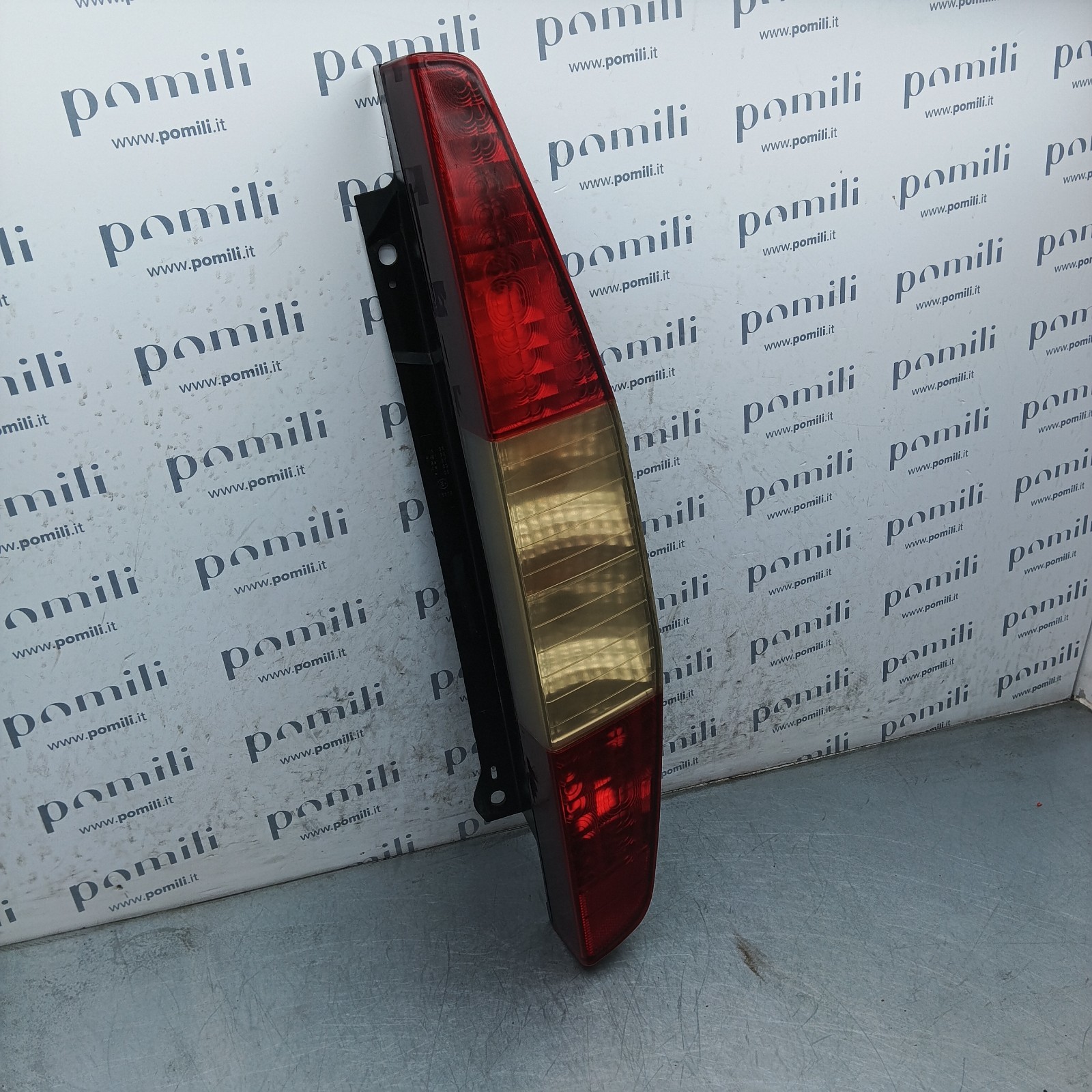 Pomili Fanaleria Fanale posteriore destro Fiat Doblò (2000-2009) 40605751 fanale usato ingiallito
