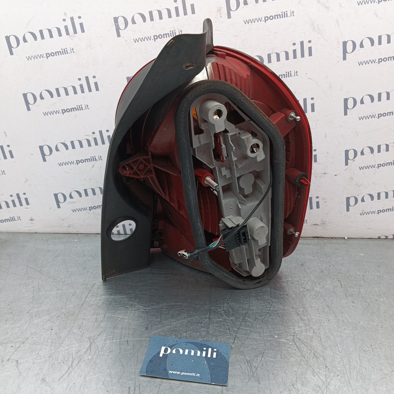 Pomili Fanaleria 8200538786 fanale posteriore sinistro usato