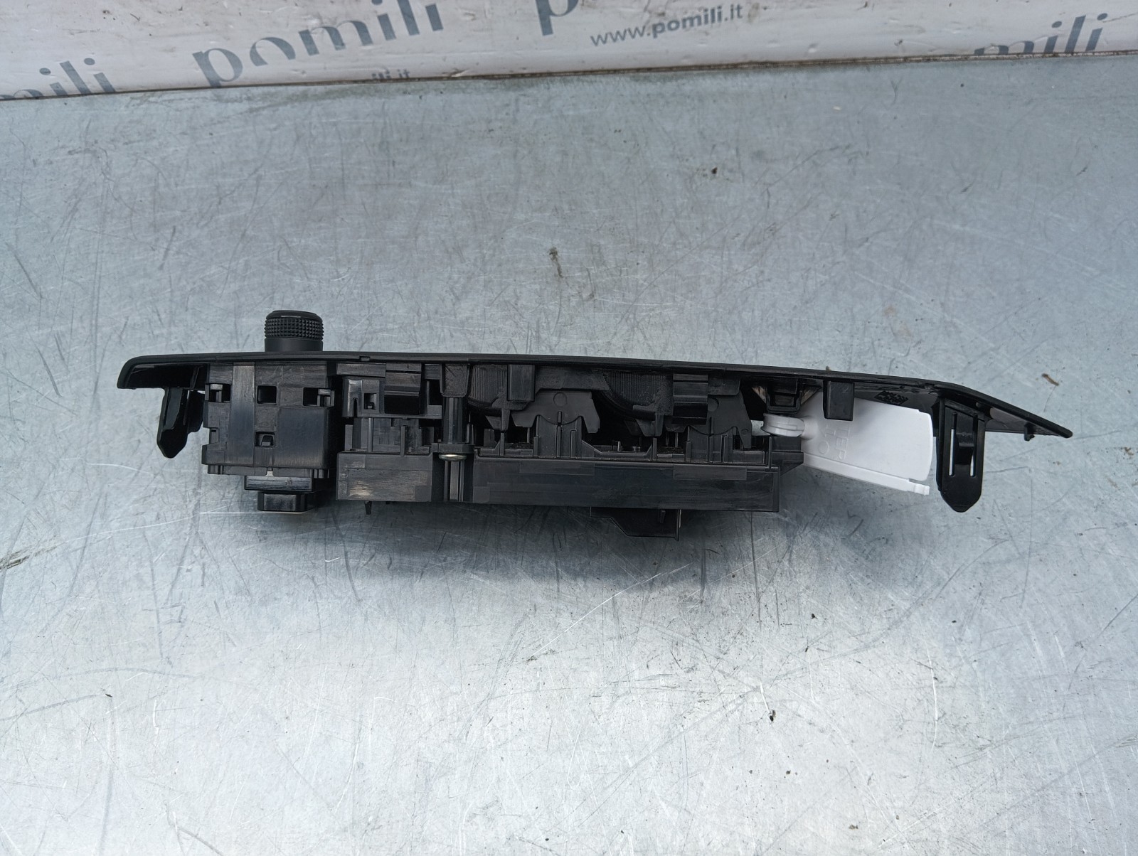 Pomili Rivestimenti interni e parti interne Toyota Yaris 4 pulsantiera sinistra