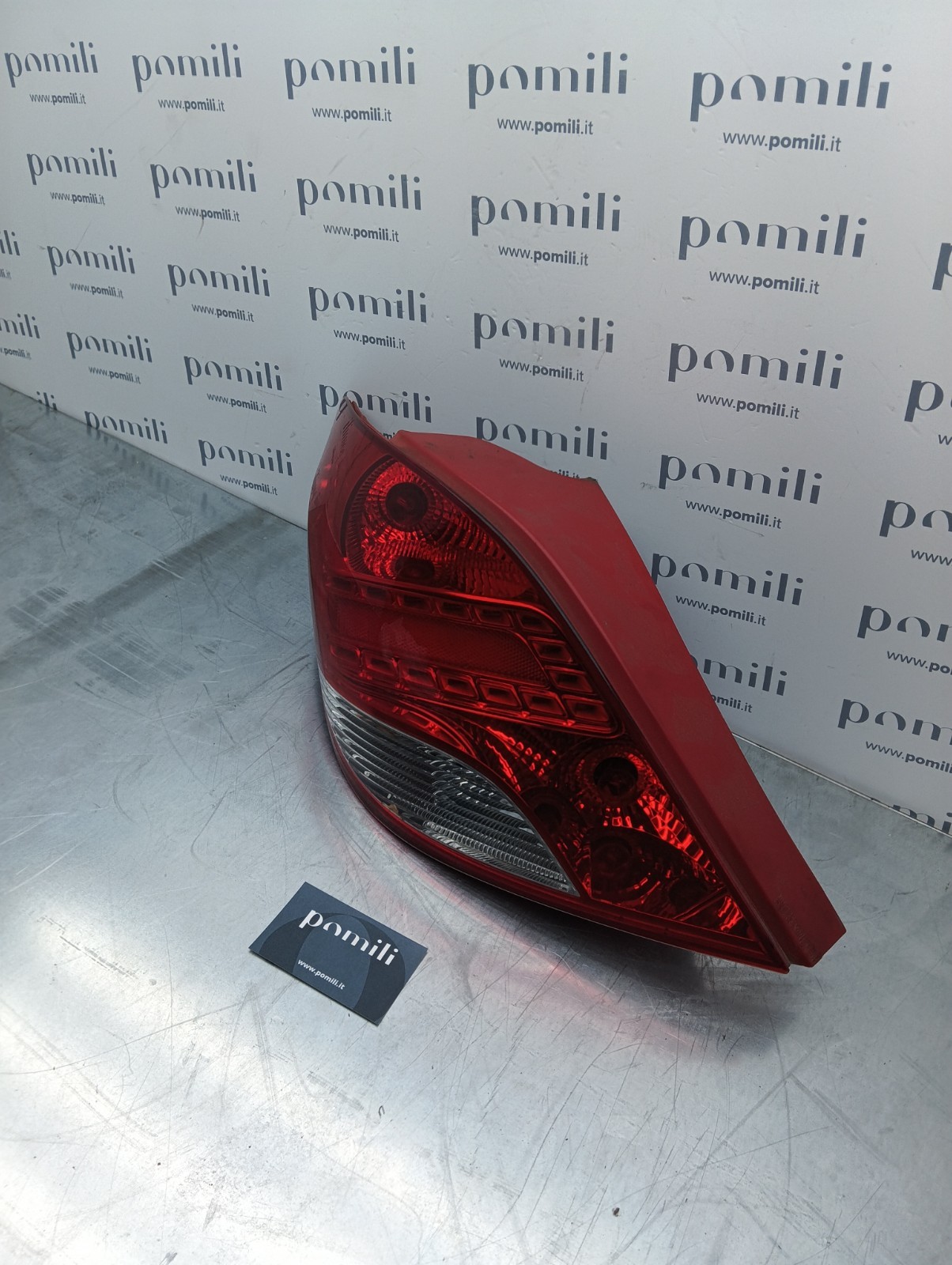Pomili Fanaleria VP9PFX-13405-A fanale posteriore sinistro usato