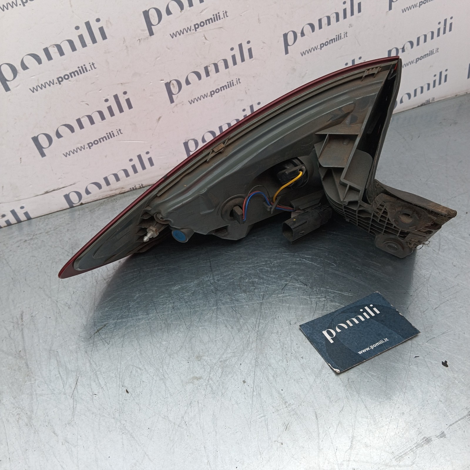 Pomili Fanaleria fanale posteriore Ford Mondeo Turnier 21050203 destro