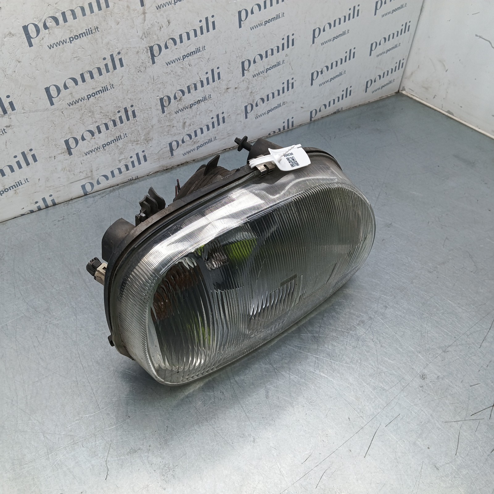 Pomili Fanaleria Nissan Micra K11 Faro anteriore destro usato