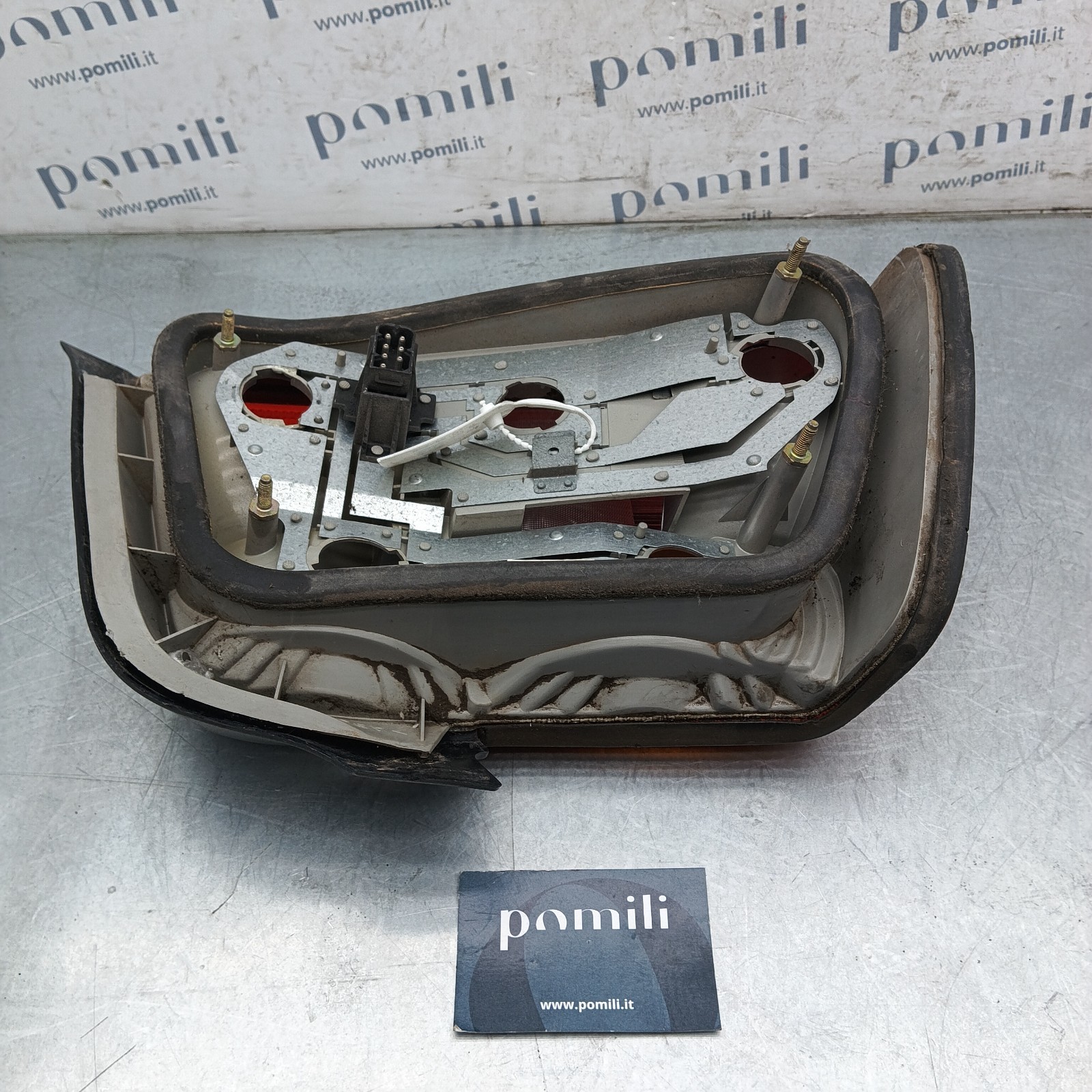 Pomili Fanaleria BMW Serie 3 E36 fanale posteriore sinistro usato