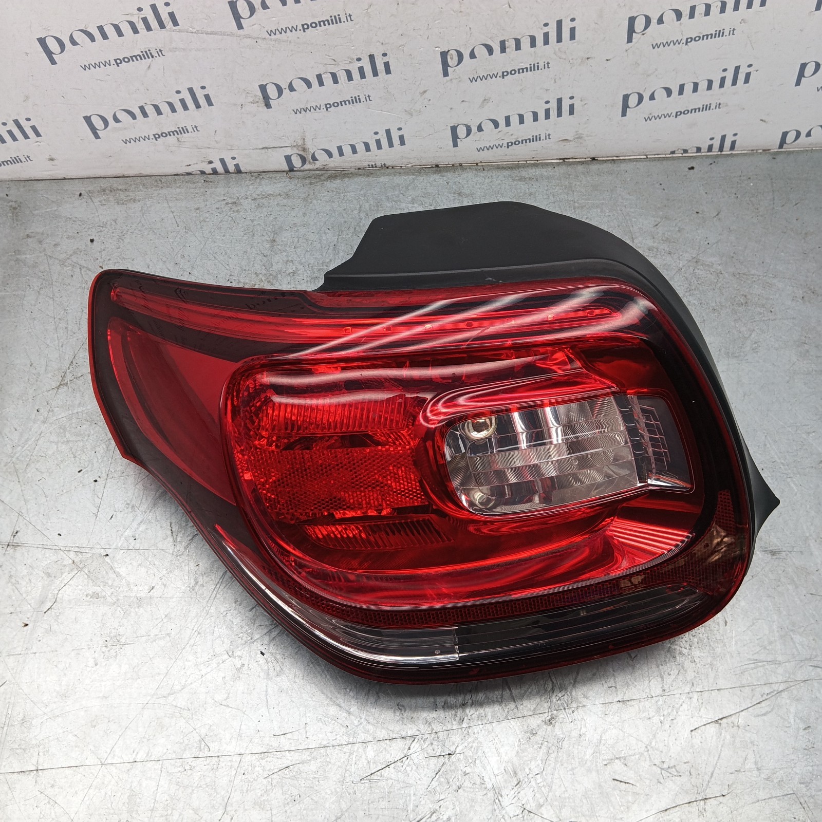 Pomili Fanaleria Citroen DS3 Fanale posteriore sinistro 9676973880-00 usato