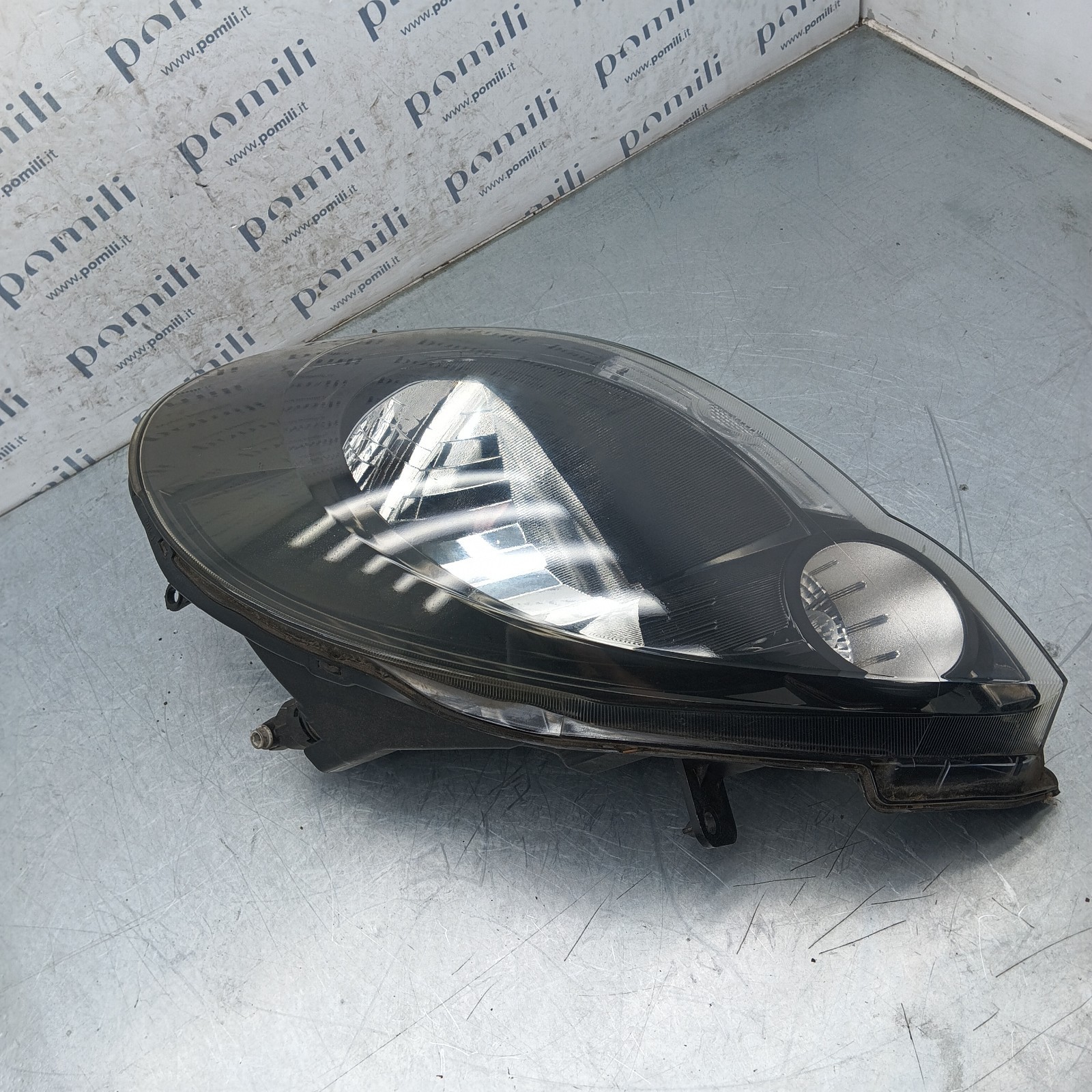 Pomili Fanaleria Faro anteriore Renault Kangoo II 7701068181 sinistro usato