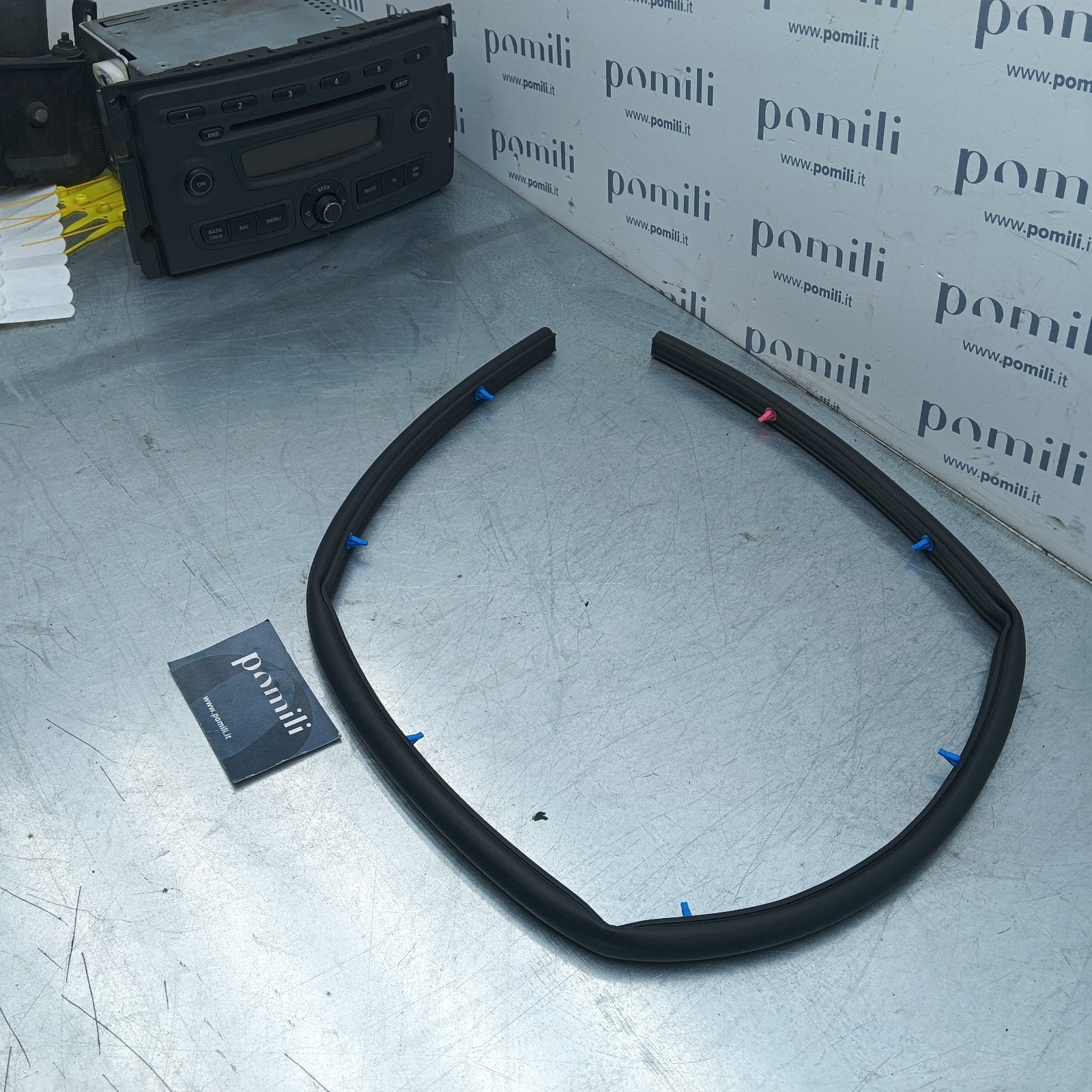 Pomili Lamierati esterni Toyota Yaris 2006-2011 guarnizione cofano 53383-52050