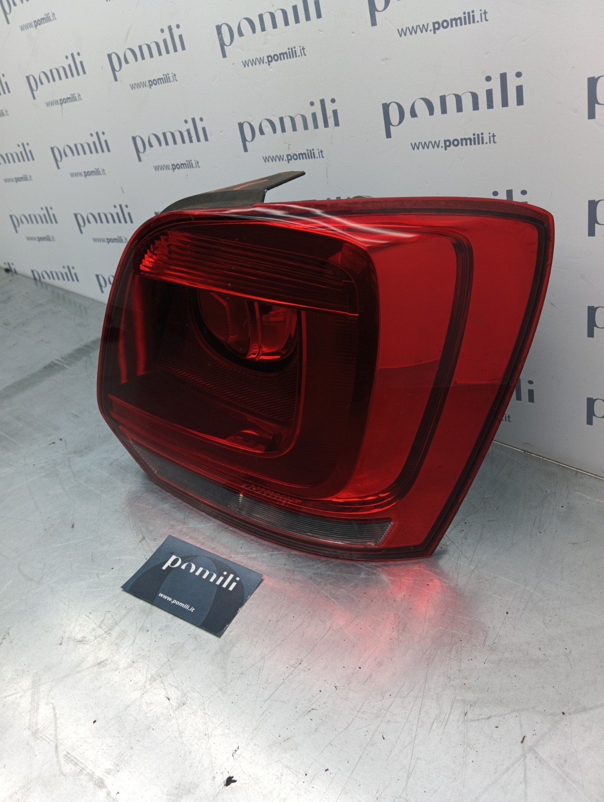 Pomili Fanaleria Fanale posteriore Volkswagen Polo 6R0945096 destro usato