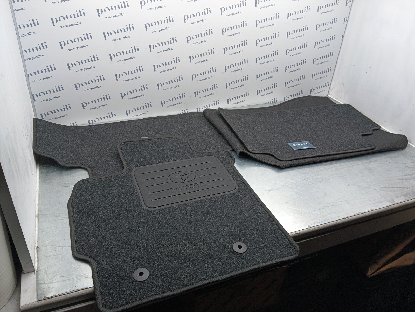 Pomili Rivestimenti interni Set tappetini completo Toyota Yaris PZ410-B035F-BU nuovo