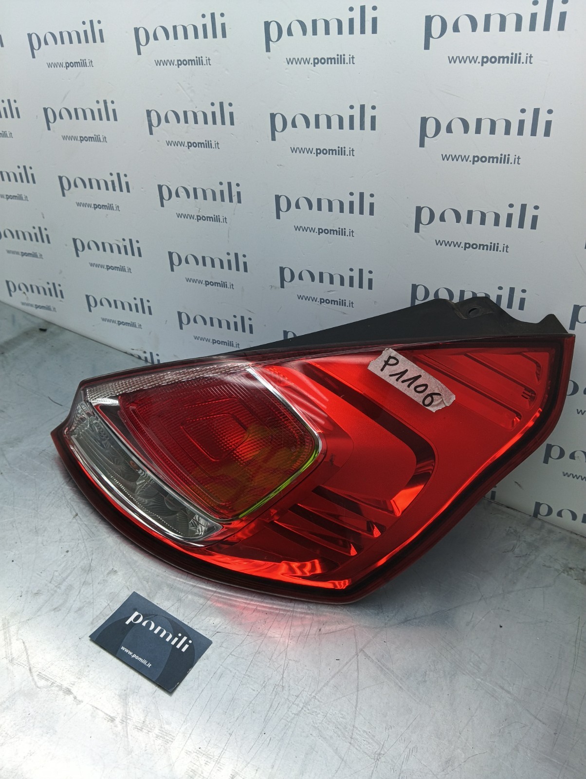 Pomili Fanaleria Ford Fiesta Mk7 hatchback C1BB-13404-A fanale posteriore destro usato