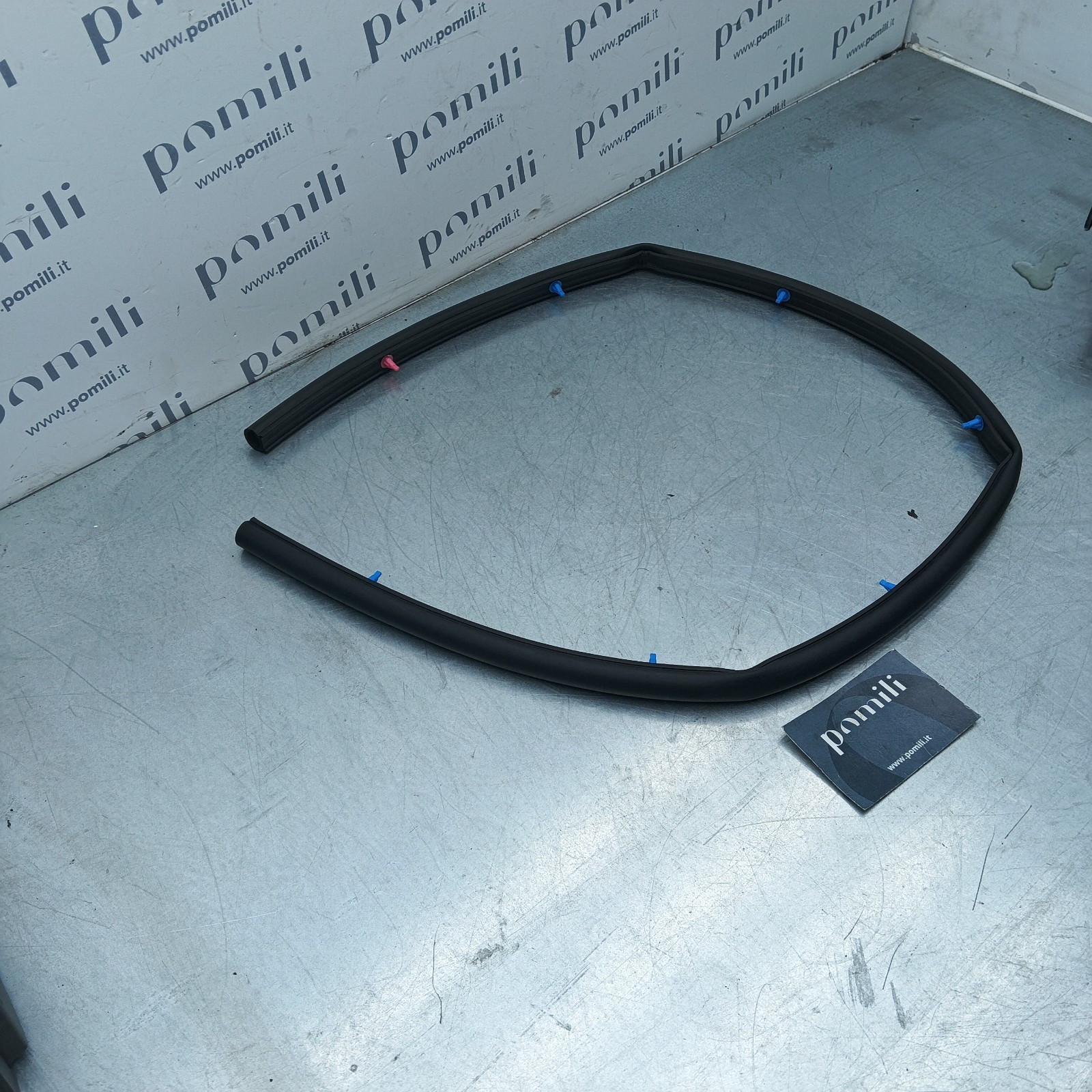 Pomili Lamierati esterni Toyota Yaris 2006-2011 guarnizione cofano 53383-52050