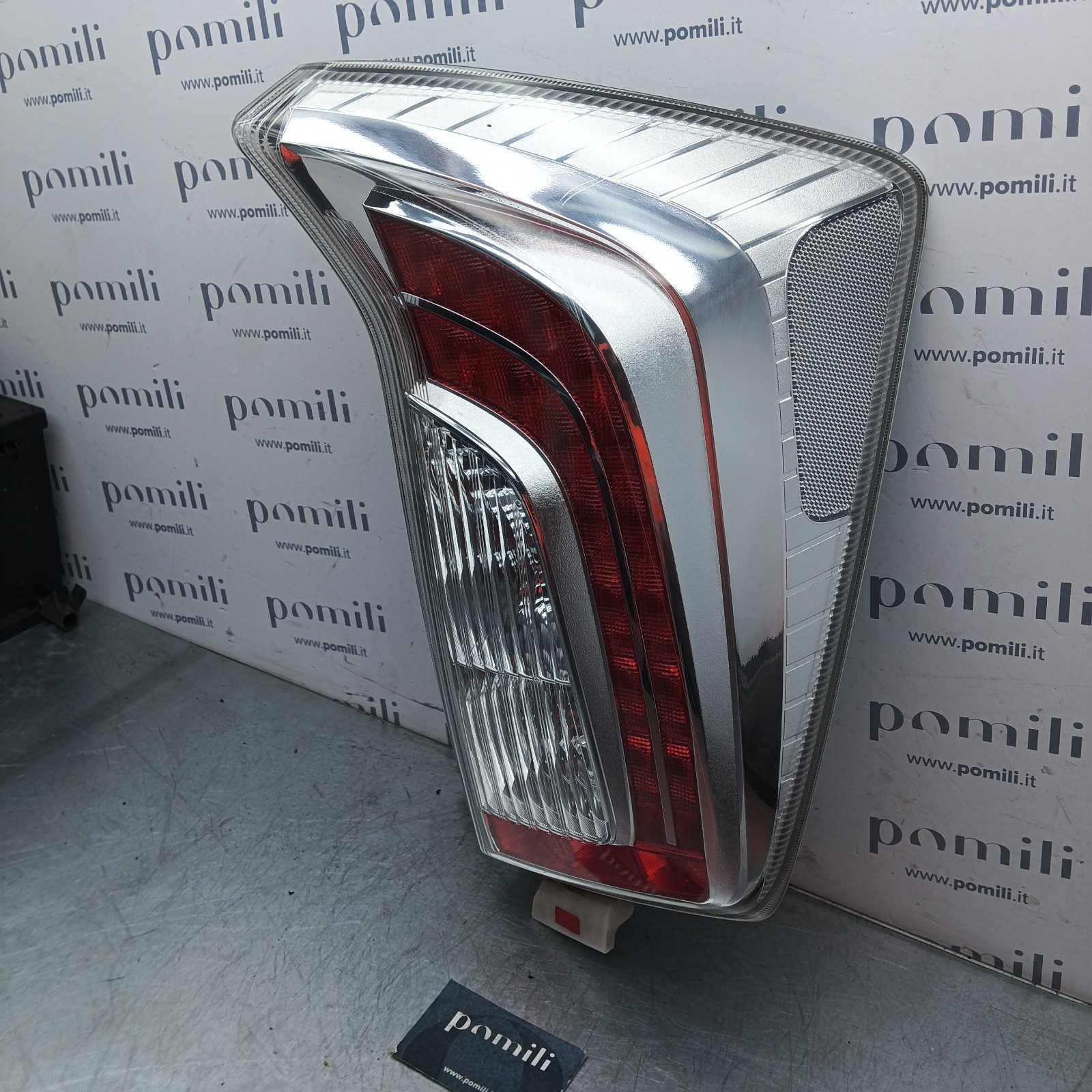 Pomili Fanaleria Toyota Prius (2009-2015) 81551-47170 fanale posteriore destro usato