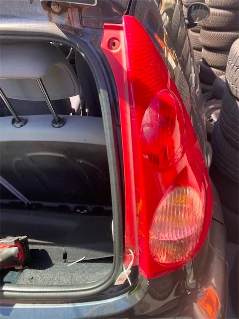 Pomili Fanaleria Peugeot 107 fanale posteriore destro