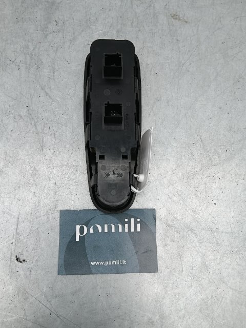 Pomili Rivestimenti interni e parti interne blocco comandi alzacristalli e retrovisori Citroën C4 Picasso 09/06-08/13