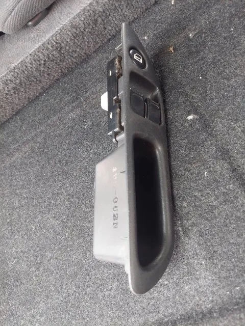Pomili Rivestimenti interni e parti interne alzacristalli Opel Agila H00 04/00-09/04