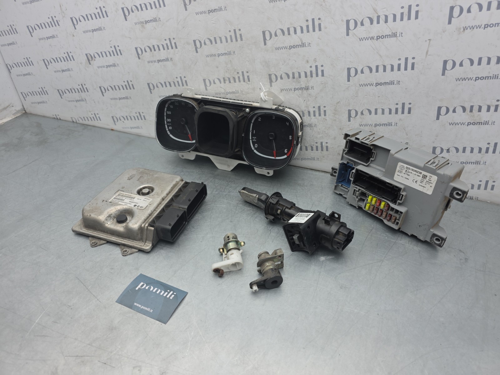 Pomili Motore e cambio con supporti Kit accensione completo con chiave Fiat Panda 312 usato