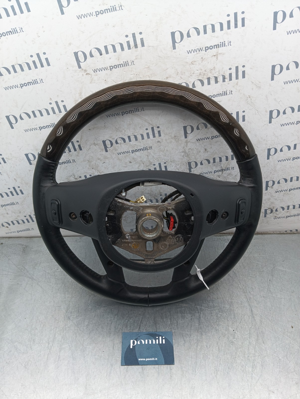 Pomili Rivestimenti interni e parti interne 05057580AE volante usato