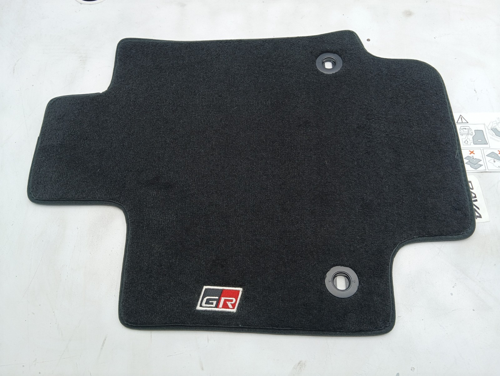 Pomili Rivestimenti interni e parti interne Kit tappetini Toyota RAV-4 GR PW210-42061 originale