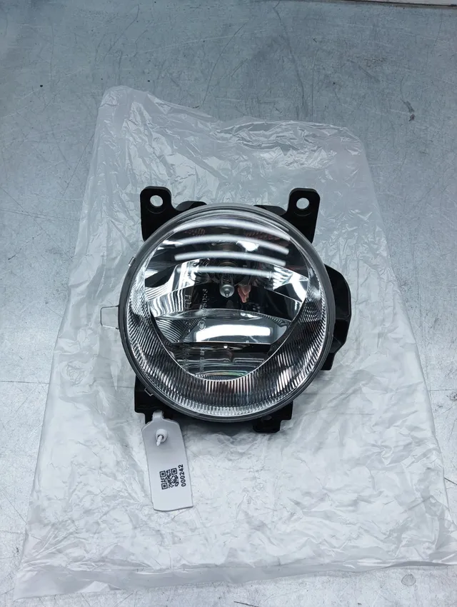 Pomili Fanaleria Toyota Hilux 1338103 fendinebbia destro usato