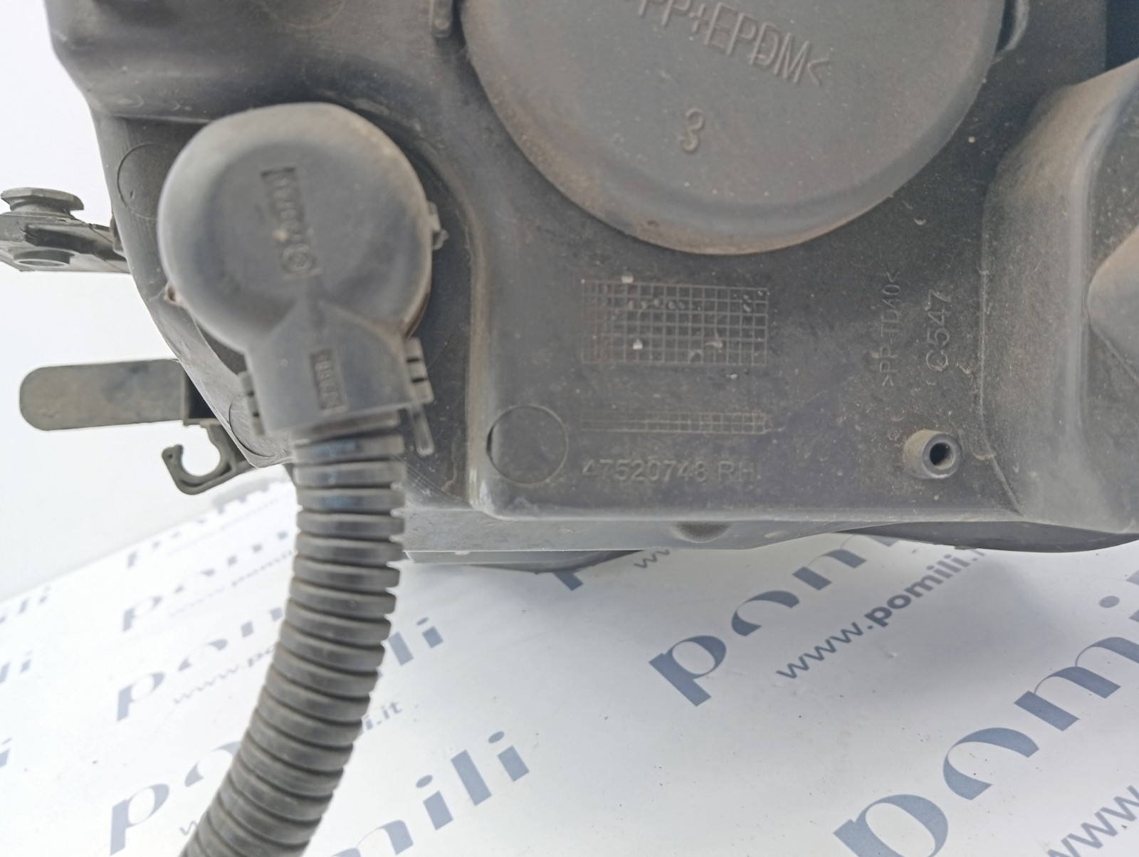 Pomili Fanaleria Fiat 500L faro destro usato 47520748RH