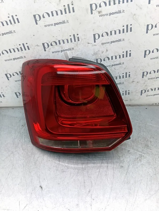 Pomili Fanaleria Fanale posteriore sinistro Volkswagen Polo 5 6R0945257A usato