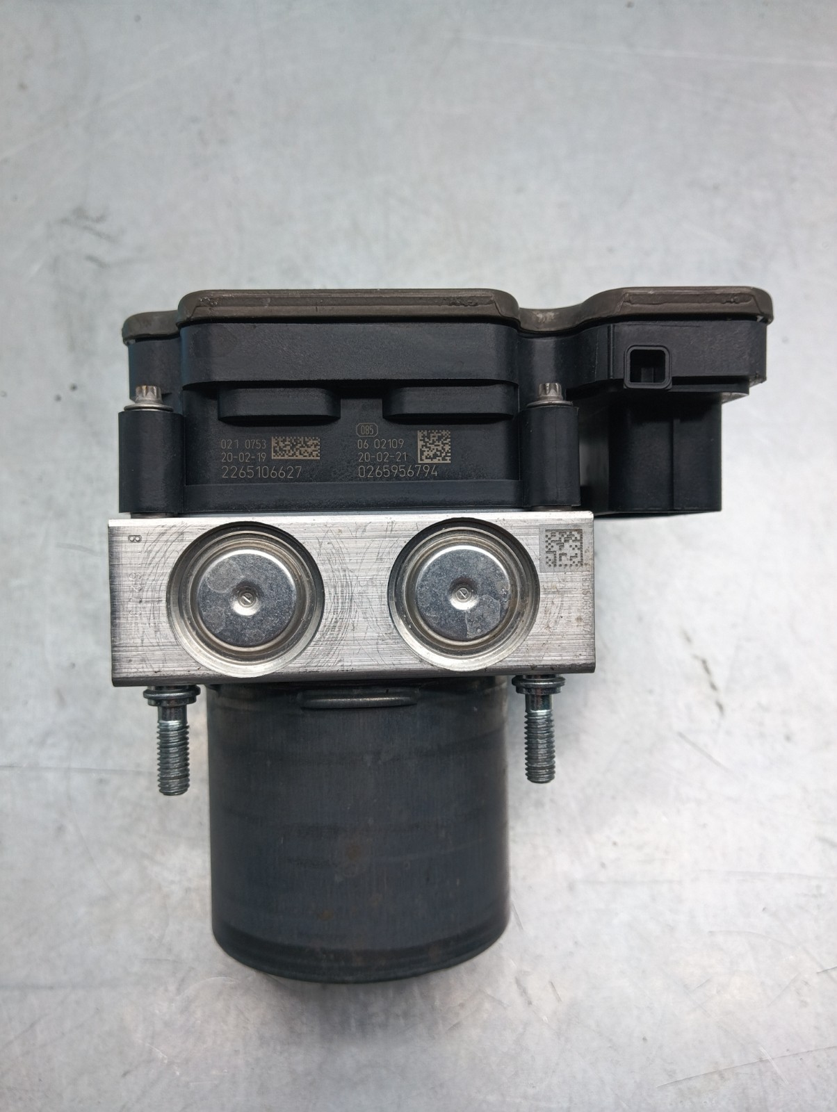 Pomili Freni e ricambi Renault Clio V Captur II Arkana pompa ABS 476601675R usata
