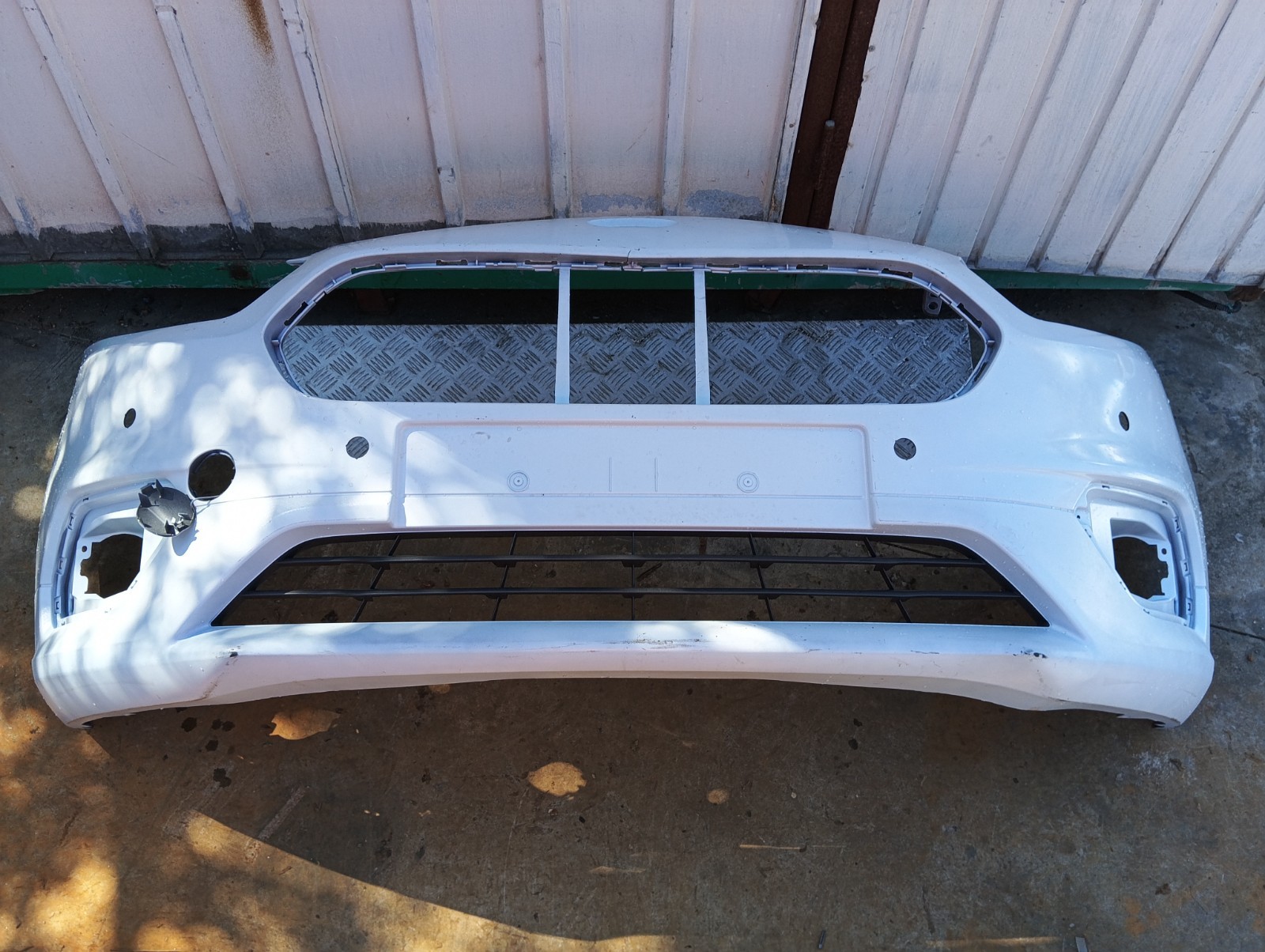 Pomili Paraurti anteriore Ford Transit Courier facelift paraurti usato