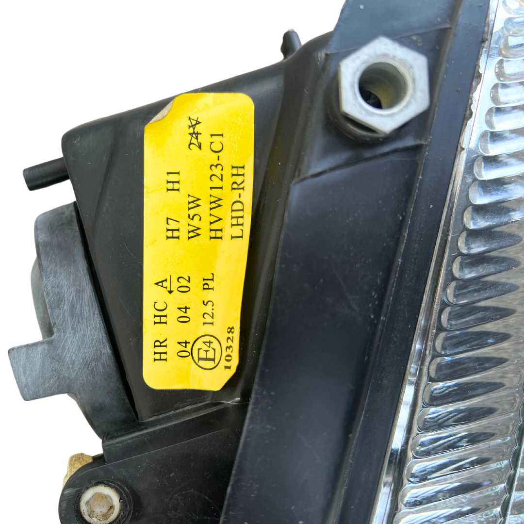 Sara Autoricambi Fanaleria HVW1241R00E faro anteriore destro VW Passat 96-05