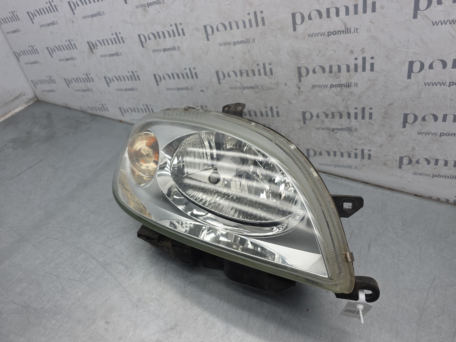 Pomili Fanaleria Citroen Saxo 89004404 faro anteriore destro usato