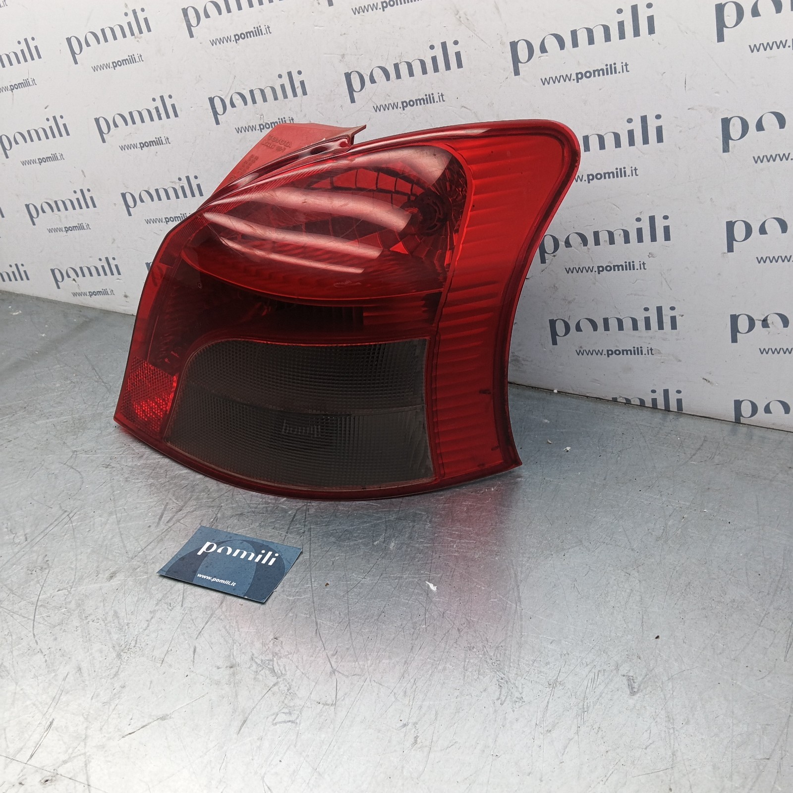 Pomili Fanaleria Toyota Yaris II fanale posteriore destro 81551-0D110 alogeno
