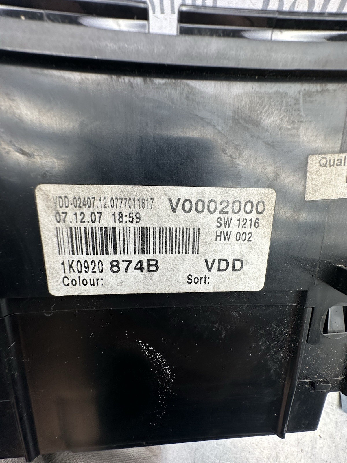 Pomili Rivestimenti interni e parti interne Quadro strumenti Golf 5 1K0920874B usato
