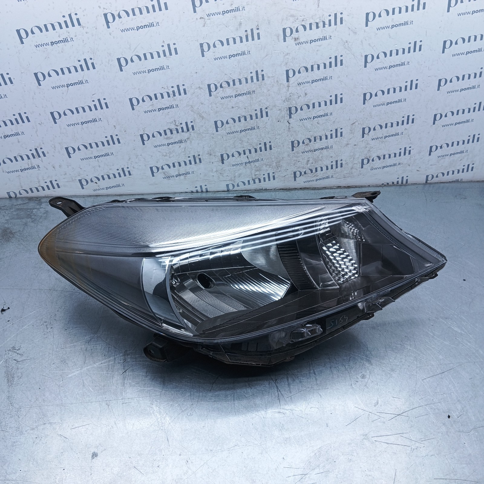 Pomili Fanaleria Faro anteriore destro base Toyota Yaris III 81110-0D450