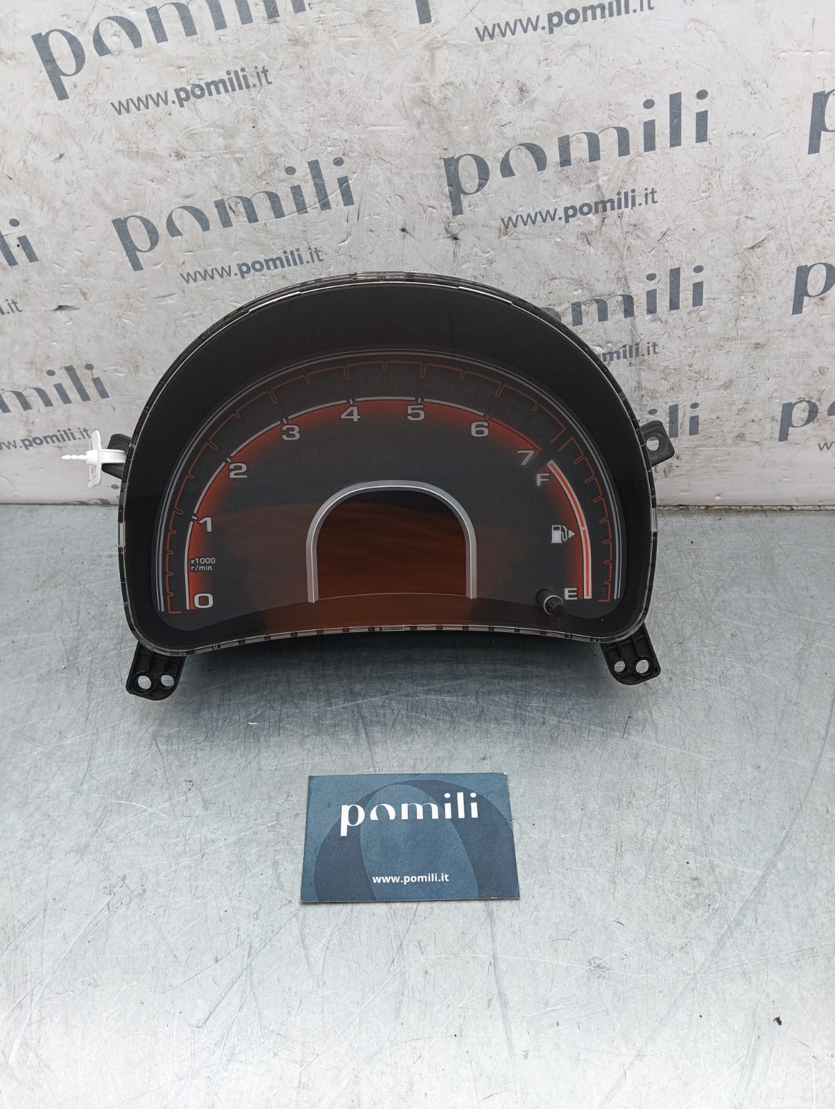 Pomili Rivestimenti interni e parti interne J00-3820010DB quadro strumenti DR Zero 2015-2019 usato