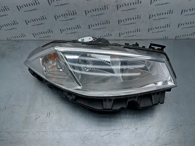 Pomili Fanaleria Faro anteriore Renault Megane II 89307000 destro usato