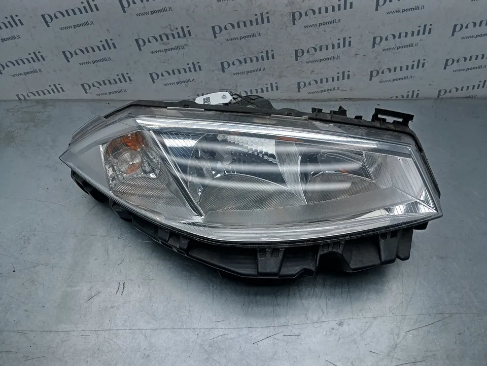 Pomili Fanaleria Faro anteriore Renault Megane II 89307000 destro usato