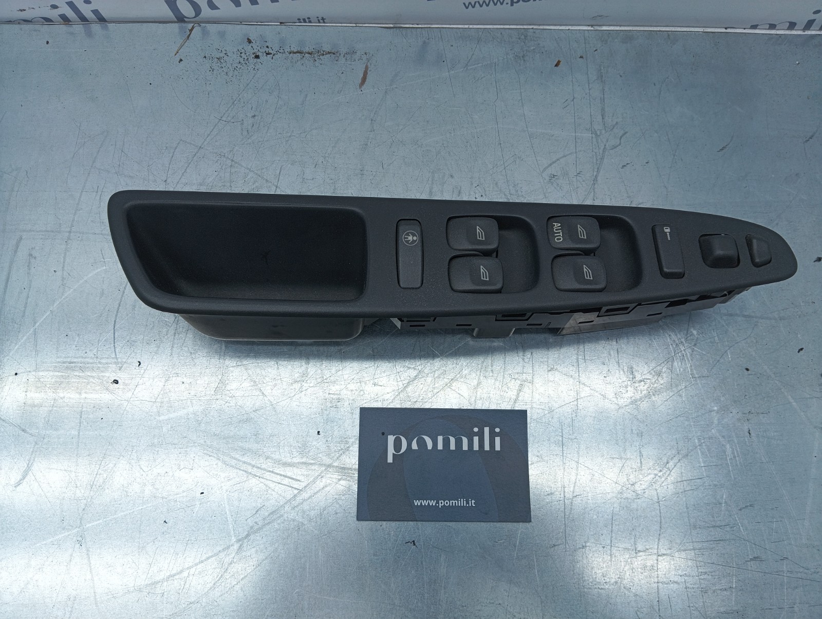 Pomili Rivestimenti interni e parti interne Volvo V40 S40 pulsantiera alzacristalli anteriore sinistra 30889745 usata