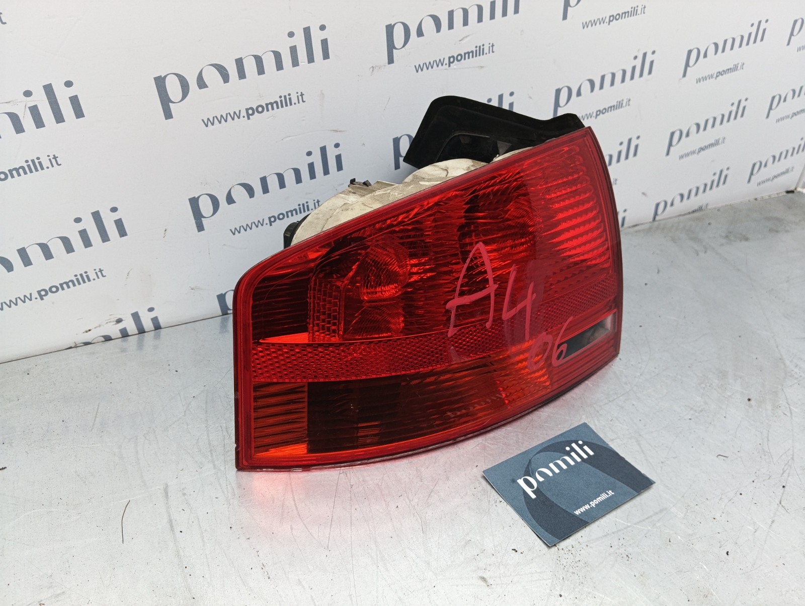 Pomili Fanaleria Fanale posteriore sinistro Audi A4 (2005-2008) 8E5945095 usato