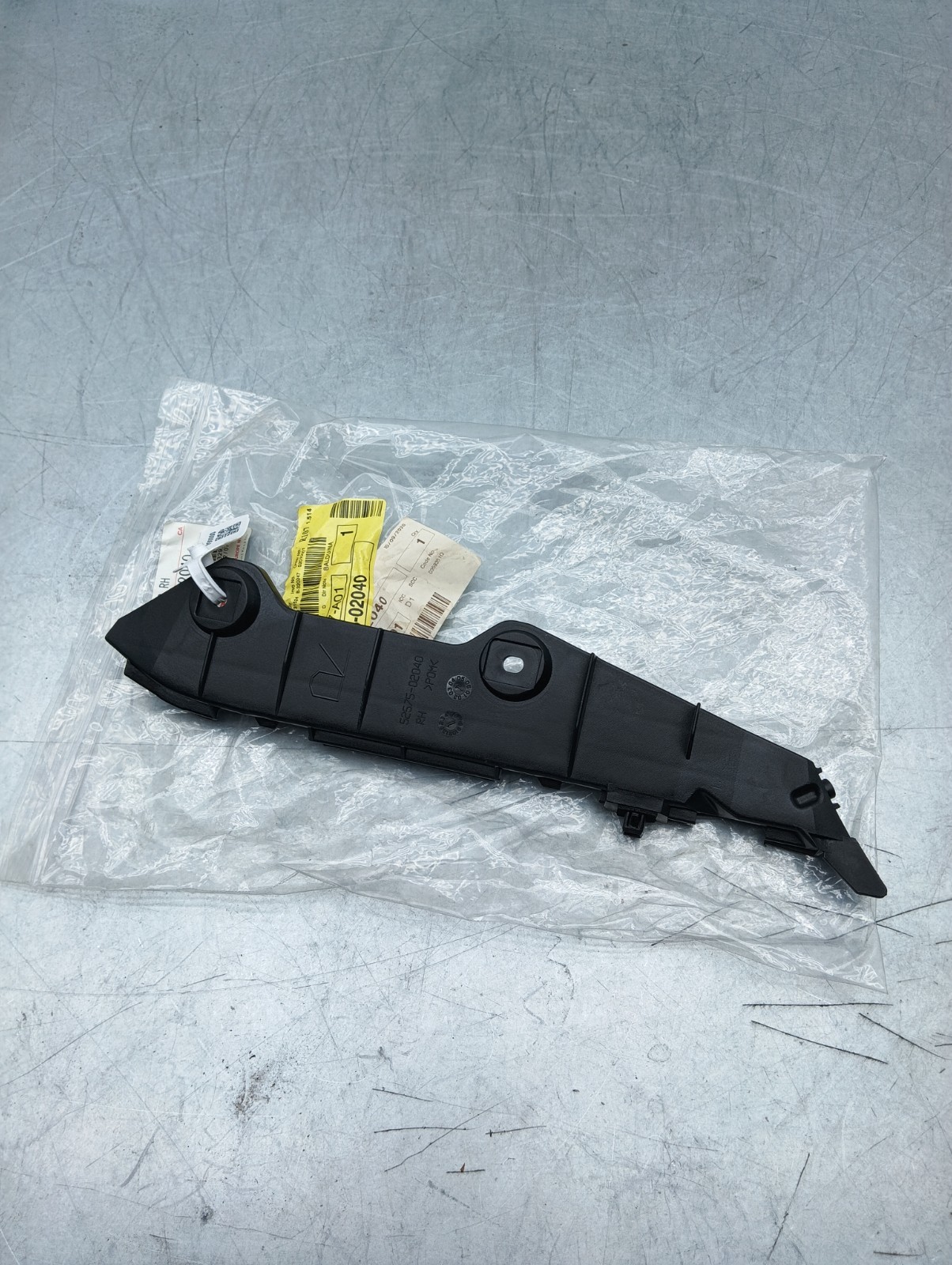Pomili Paraurti posteriore Toyota Corolla staffa destra 52575-02040 nuova