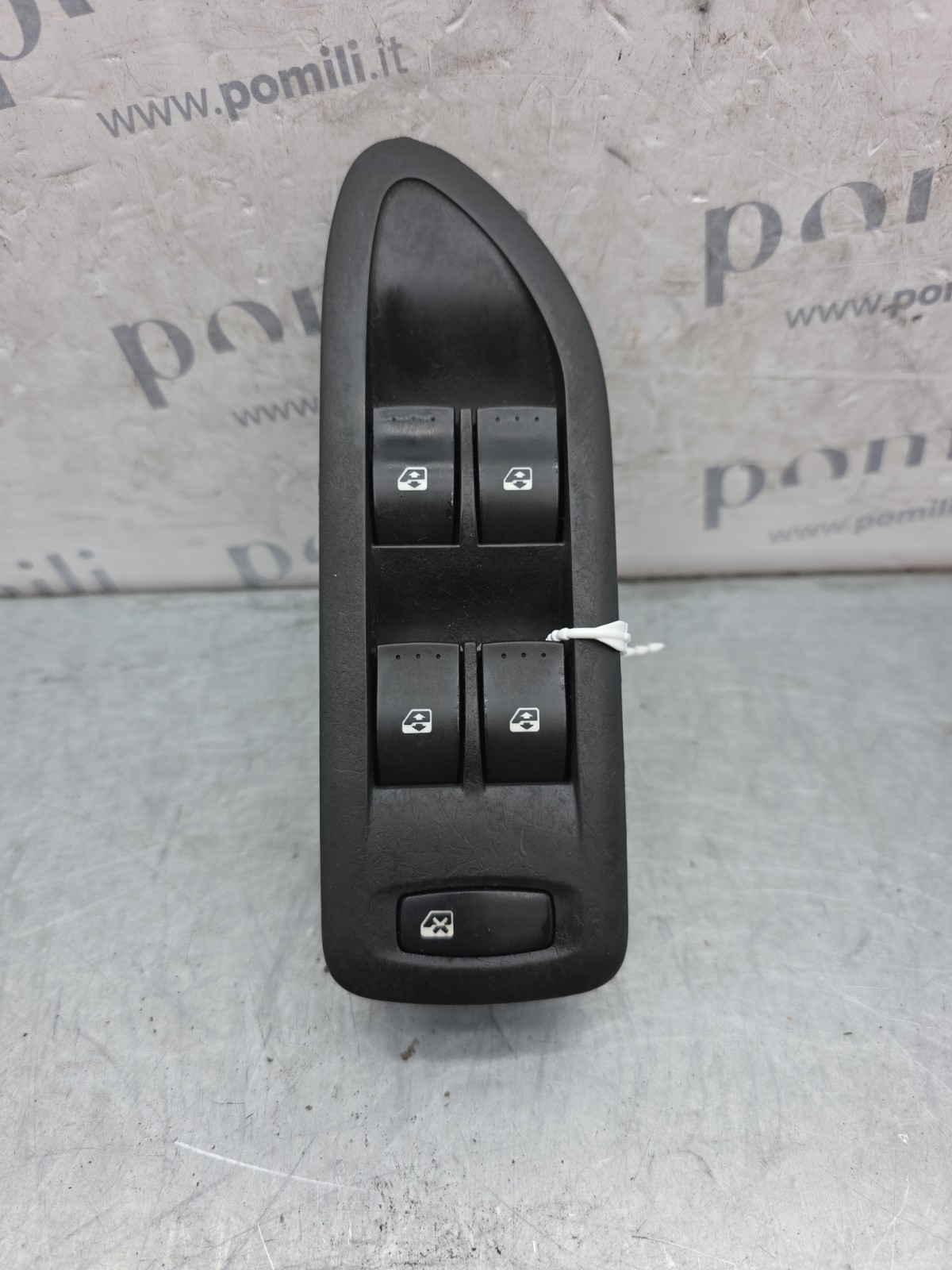 Pomili Rivestimenti interni e parti interne Pulsantiera anteriore sinistra Renault Laguna II 8200397299B usata