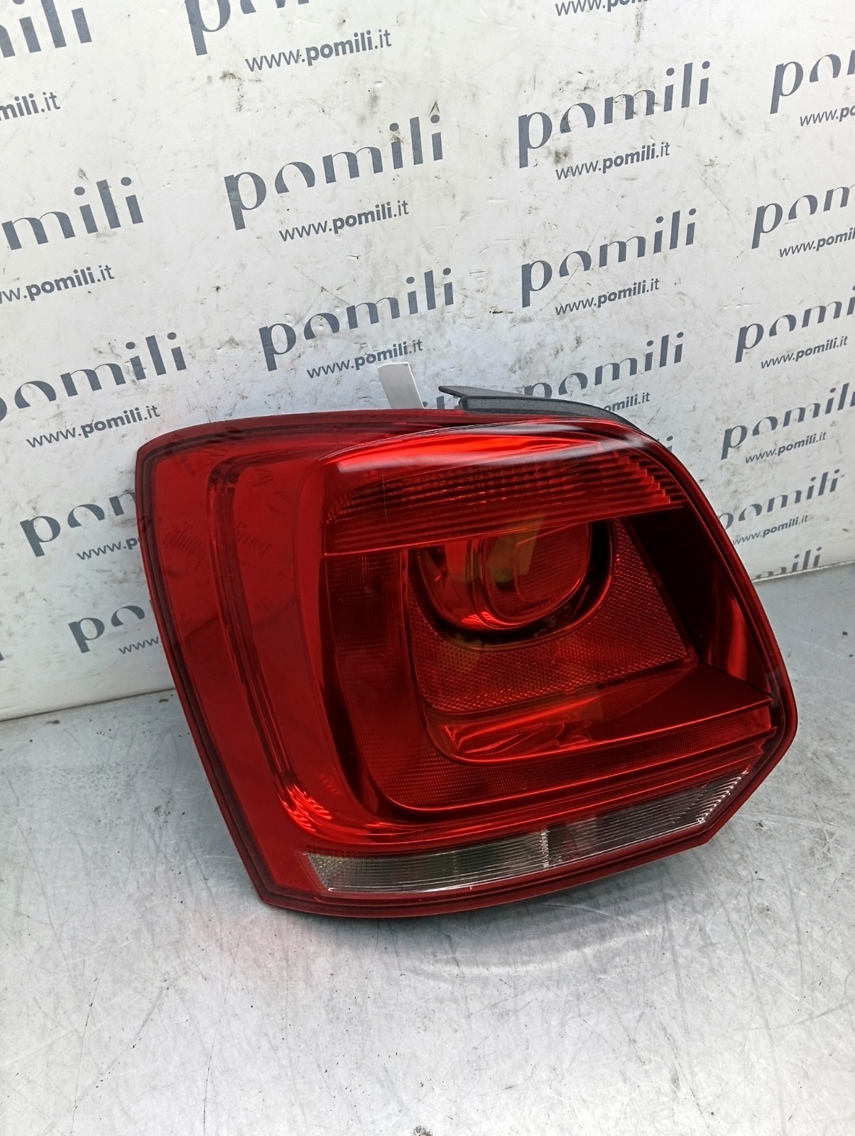 Pomili Fanaleria Fanale posteriore sinistro Volkswagen Polo 5 6R0945257A usato