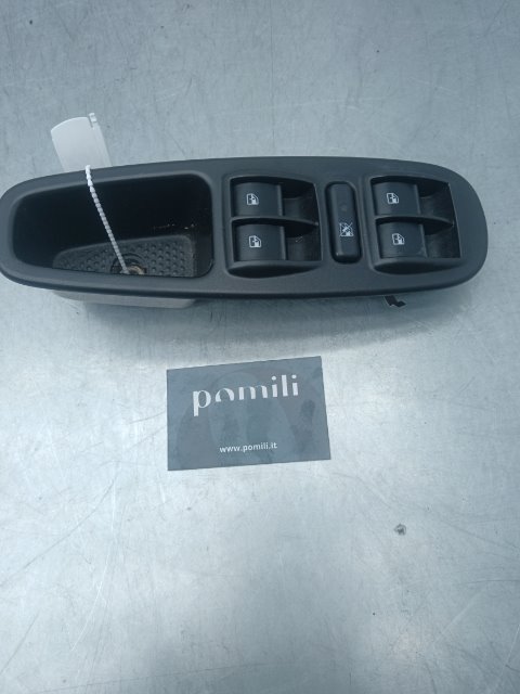Pomili Rivestimenti interni e parti interne alzacristallo Fiat 500L anteriore sinistro