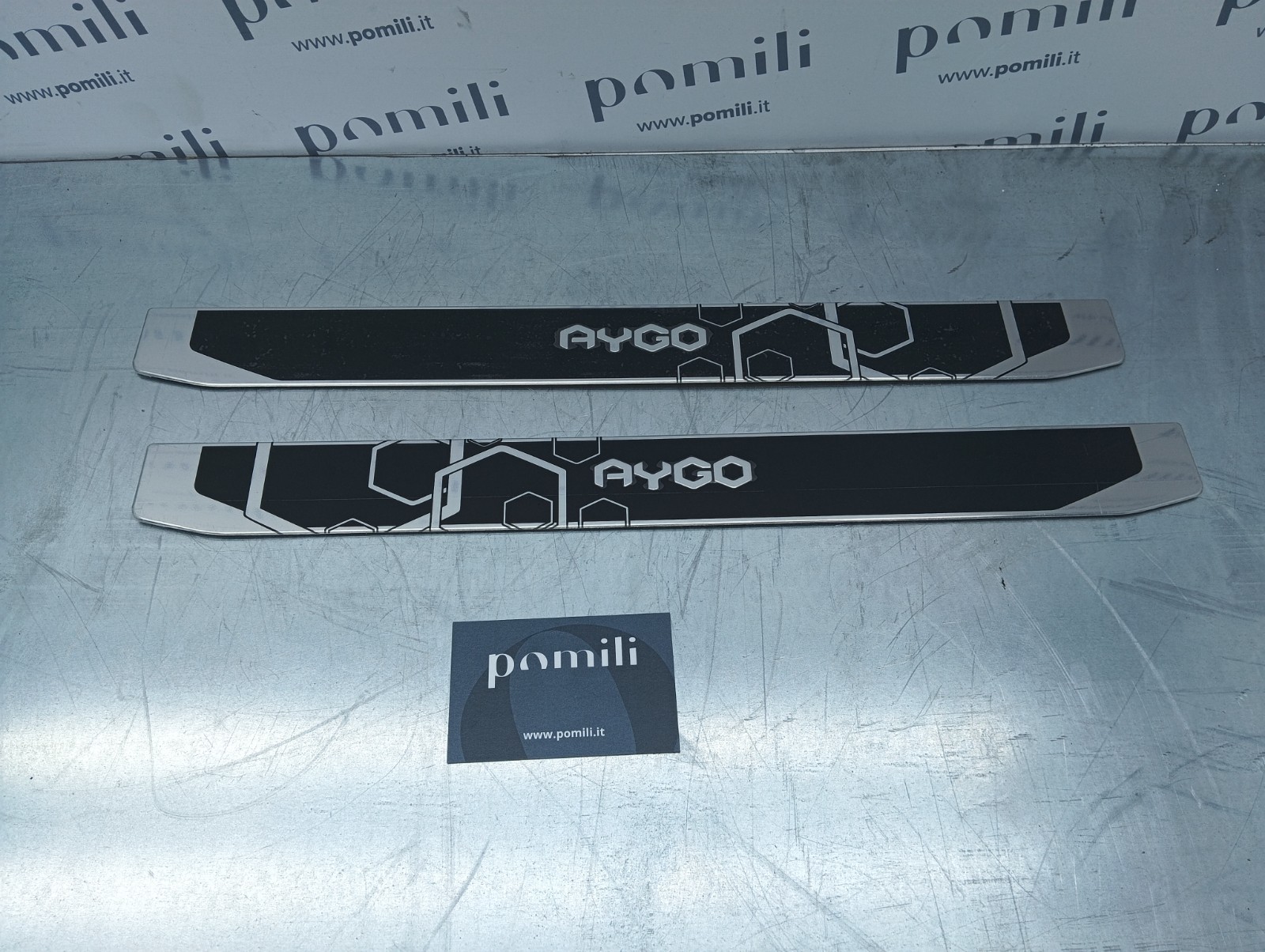 Pomili Lamierati esterni Set 2 battitacchi Toyota Aygo X PW382-0H001 nuovi