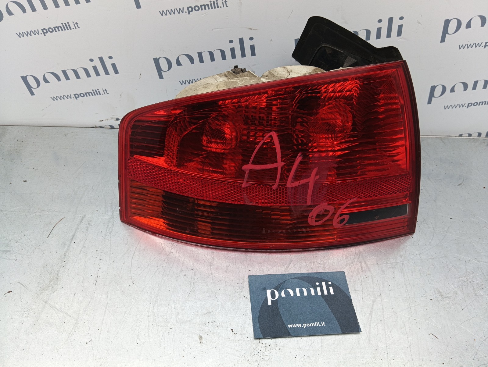 Pomili Fanaleria Fanale posteriore sinistro Audi A4 (2005-2008) 8E5945095 usato