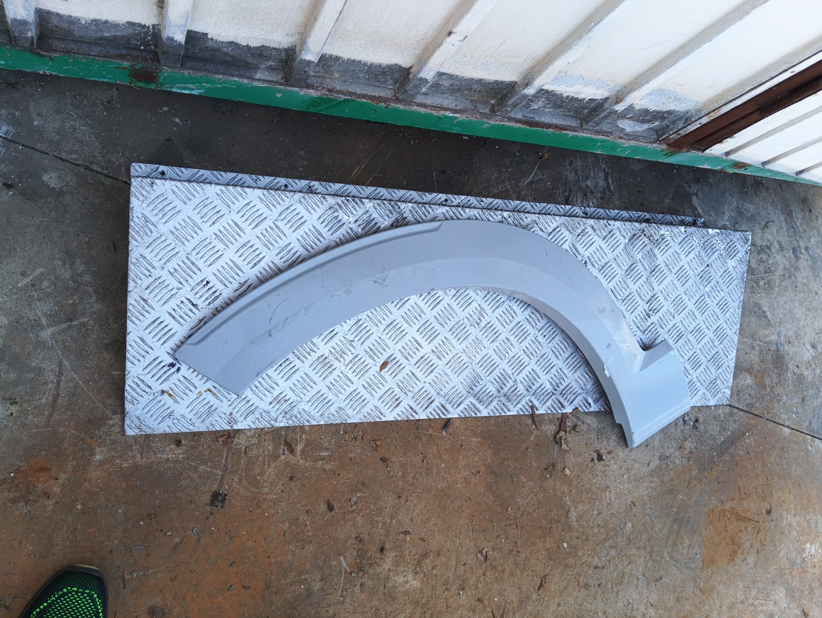 Pomili Lamierati esterni parafango anteriore sinistro Volvo XC90 II 31399460 usato