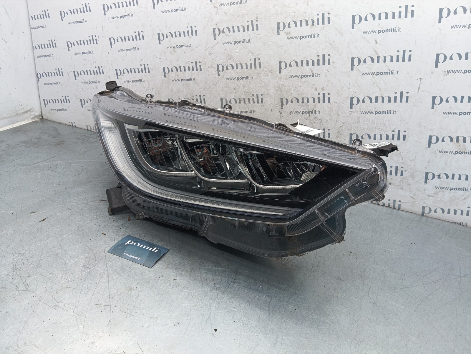 Pomili Fanaleria Faro anteriore destro LED Toyota Yaris 4 2020-2026 EUK0-8 usato