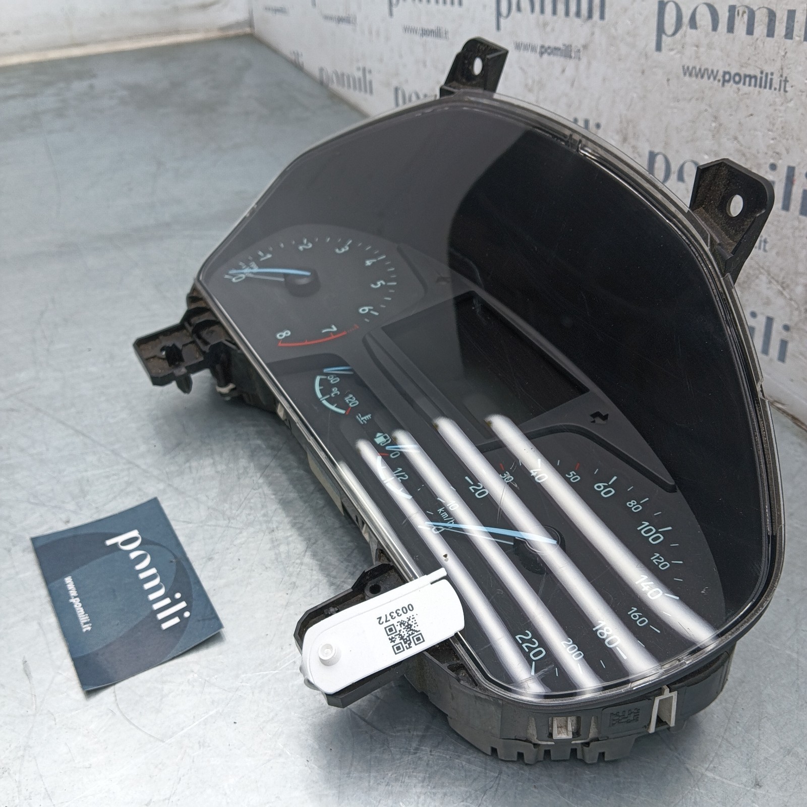 Pomili Rivestimenti interni e parti interne Quadro strumenti Ford Fiesta VII H1BT-10849-BAK usato
