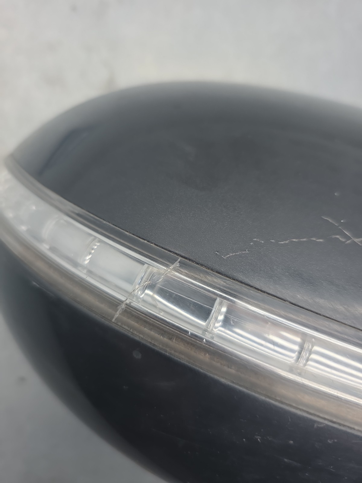 Pomili Cristalli Kia Sportage specchietto retrovisore destro 2010-2016 usato danneggiato