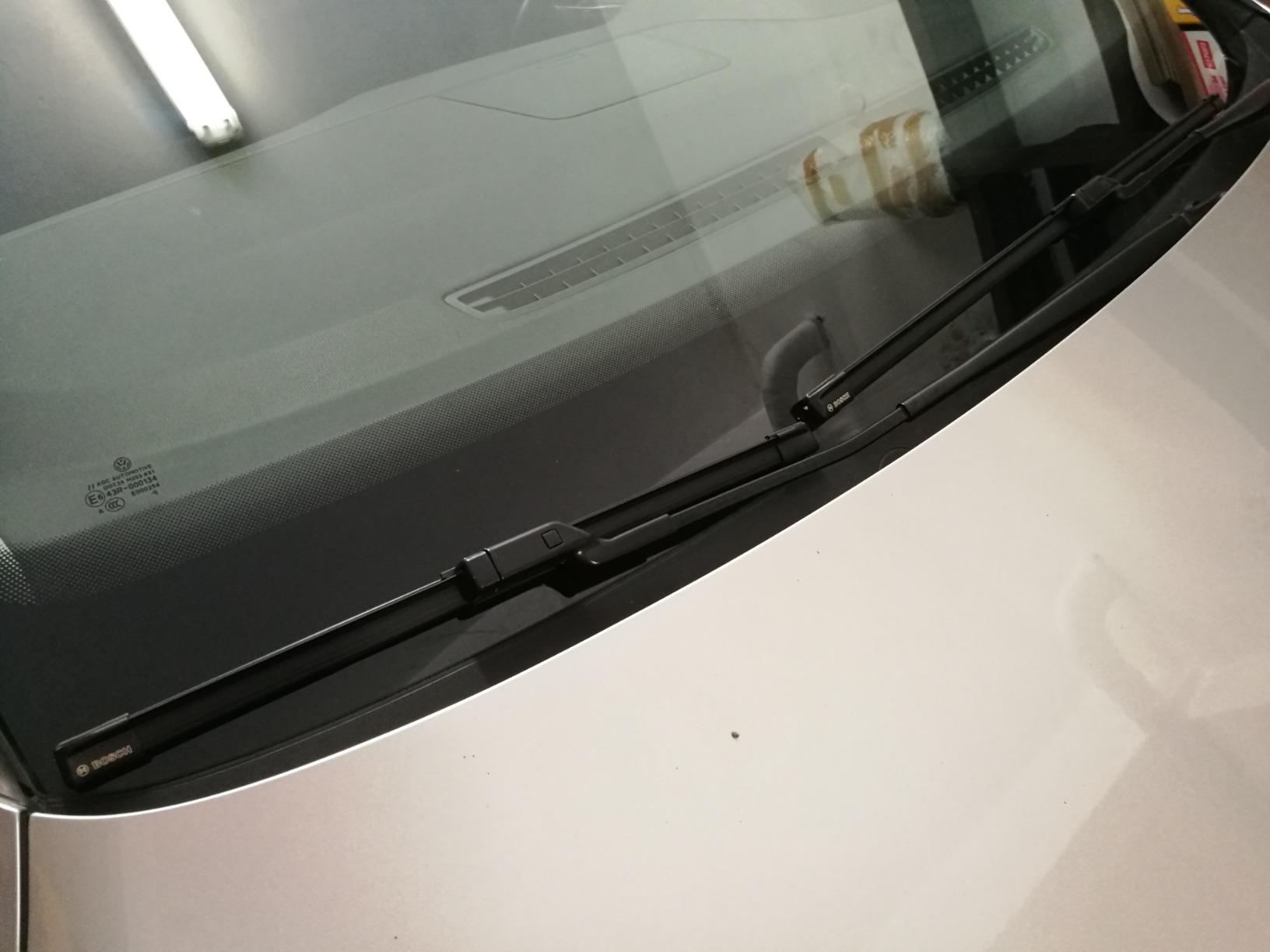 Bosch Spazzole tergicristallo Aerotwin A557S anteriori 700/400 mm