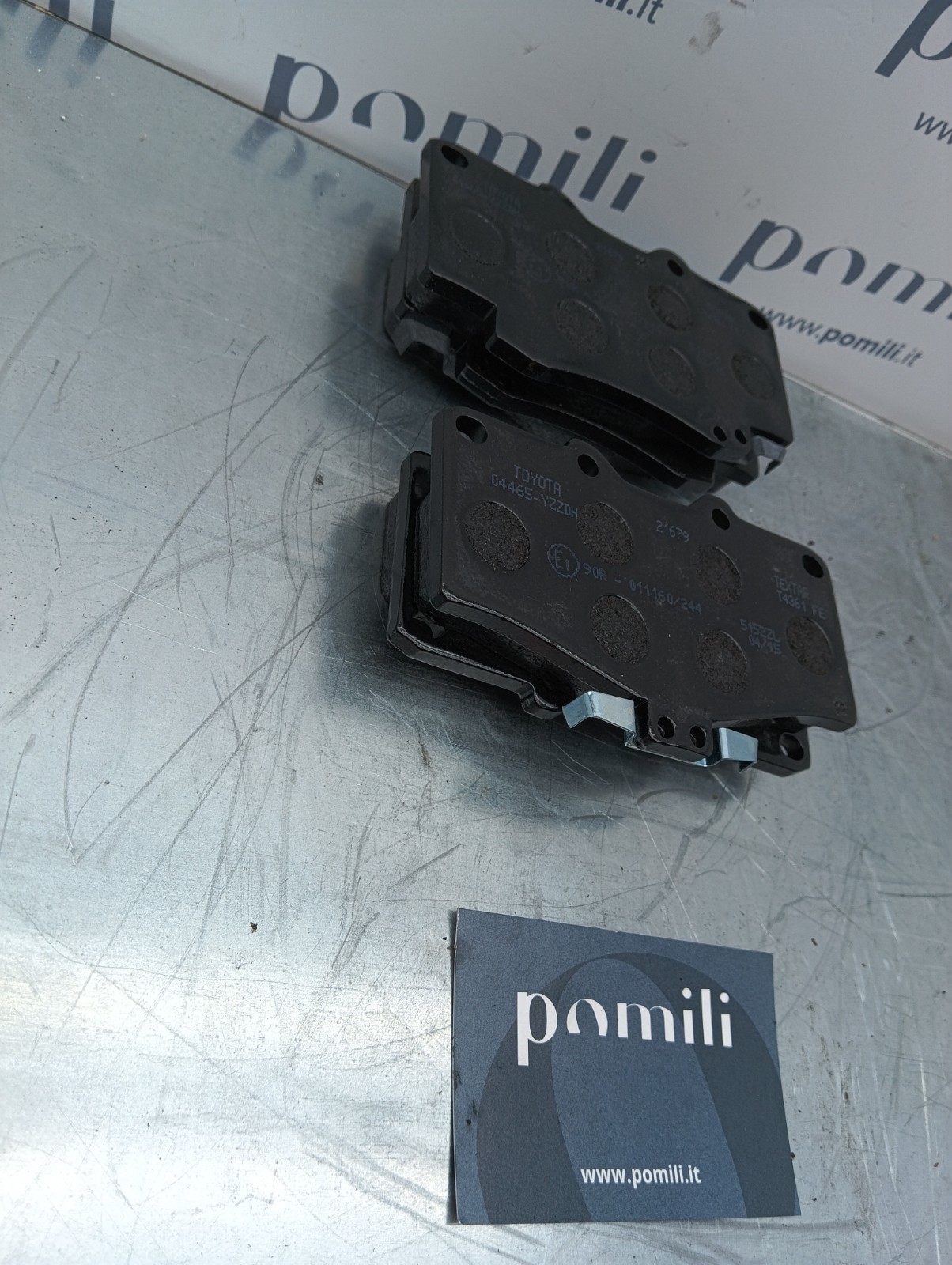Pomili Freni e ricambi Toyota Hilux 04465-YZZDH kit pastiglie freni
