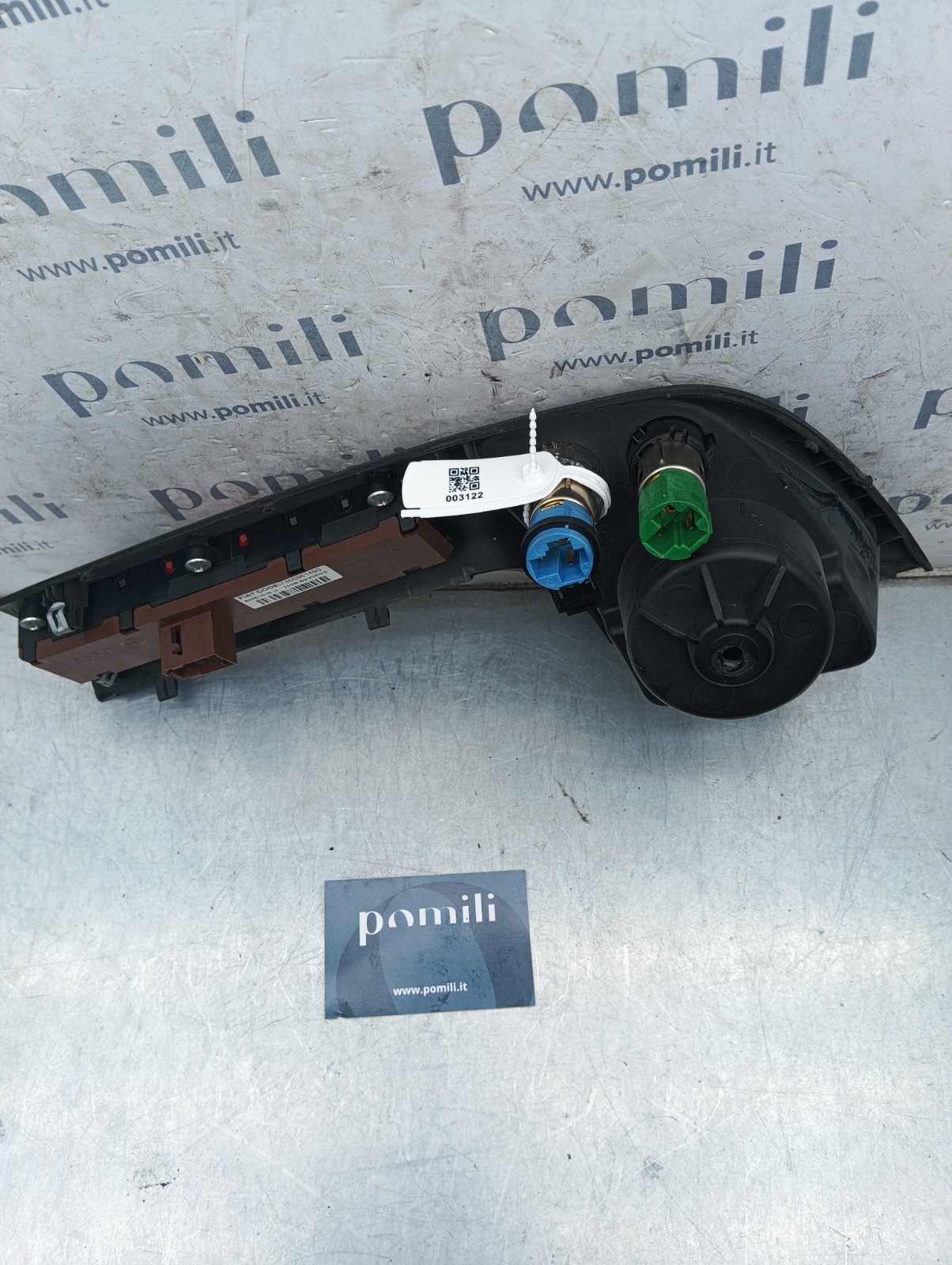 Pomili Rivestimenti interni e parti interne Pulsantiera centrale quattro frecce Fiat Ducato 7355861490 usata
