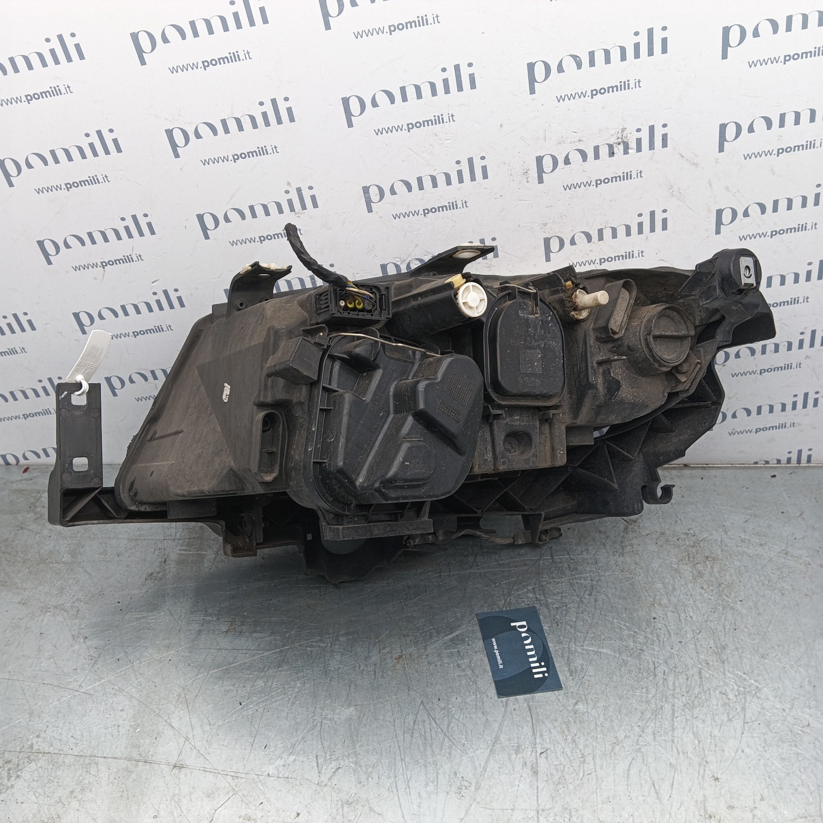 Pomili Fanaleria BMW S3 (E90/E91) faro anteriore destro usato